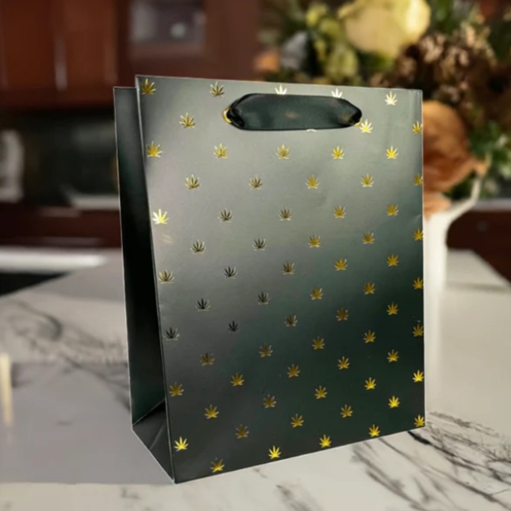 2 Sets of Black and Gold Leaf Gift 🎁 Bag and Tissue Devils Lettuce Polka Pot 🪴